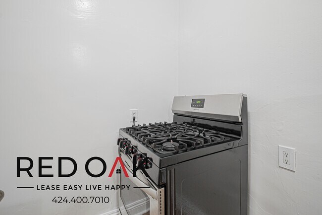 Building Photo - 1839 W 12th St