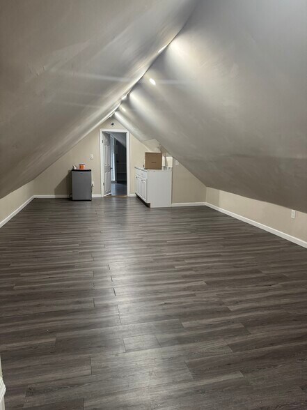 Building Photo - 312 S Spring St