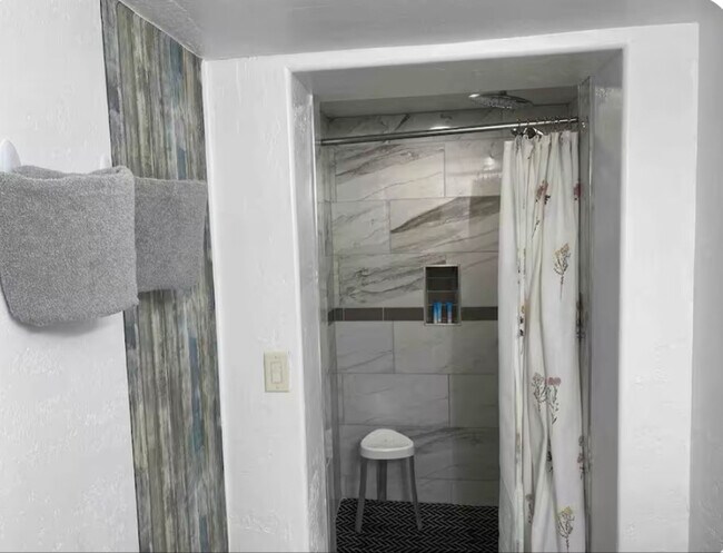 Building Photo - 488 Lana Ct