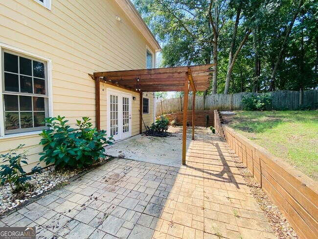 Building Photo - 33 Tall Timbers Cir