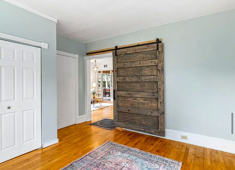 Building Photo - 2628 Quincy St NE