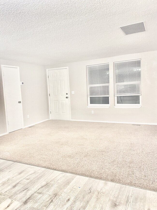Building Photo - 5155 Quinella Ct