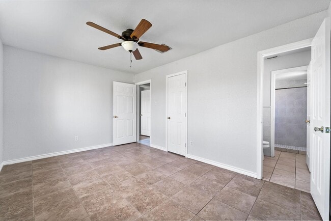 Building Photo - 13806 Long Glen Dr