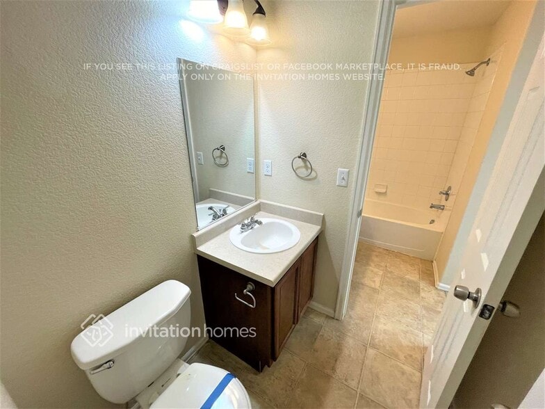 Building Photo - 9848 Kenton Cir