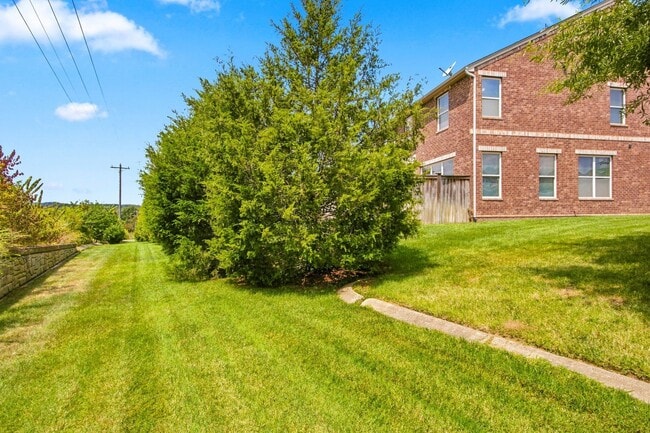 Building Photo - 2065 Newark Ln