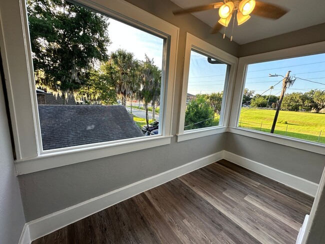 Building Photo - Newly Renovated 1 Bed 1 Bath Leesburg