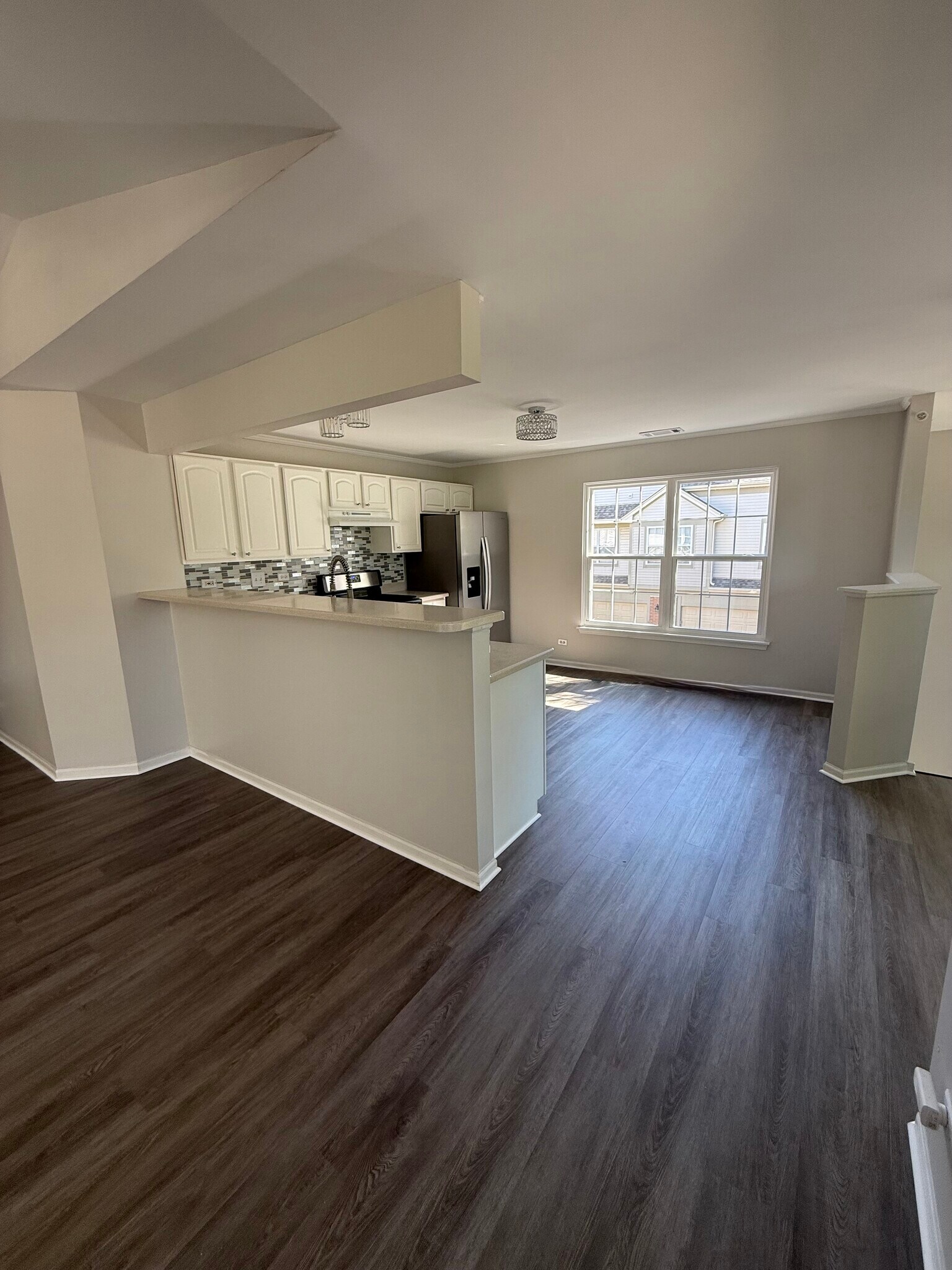 Building Photo - 2276 Vanderbilt Dr