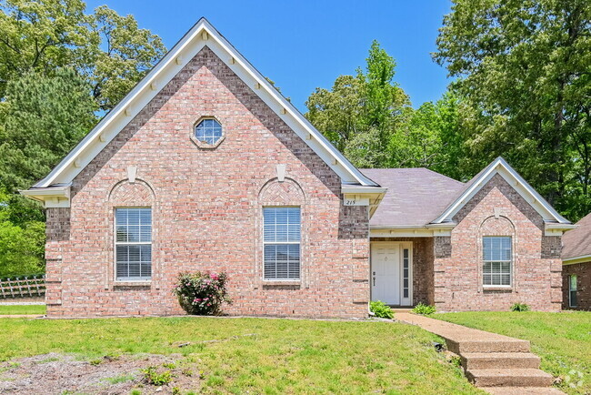 Building Photo - 215 Garden Springs Dr