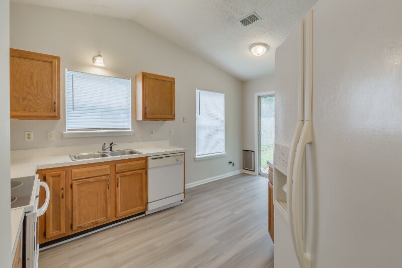 Building Photo - 4172 Davie Ct