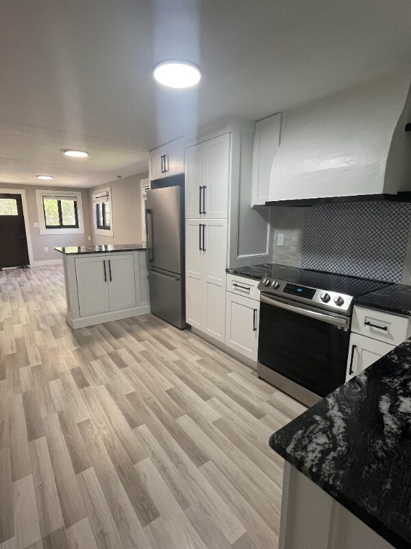 Building Photo - 734 47th St