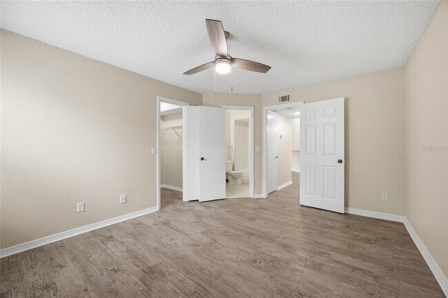 Building Photo - 4532 Commander Dr