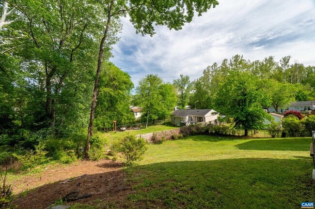 Building Photo - 105 Hartmans Mill Rd