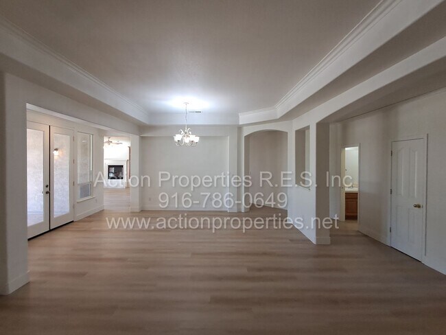 Building Photo - Action Properties R.E.S. Inc. Offering Beautiful Highland Park Single Story 3 Car, 4 Bedroom, Gar...