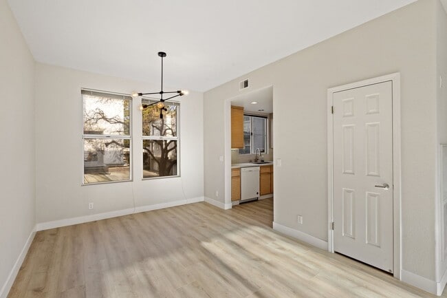 Building Photo - PRIZED UNIT IN RESORT-LIKE COMMUNITY EXCEL...