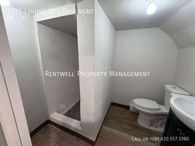 Building Photo - 1215 Louise St