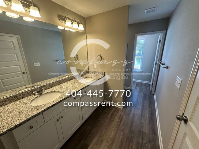 Building Photo - 112 Squarewood Ln NW