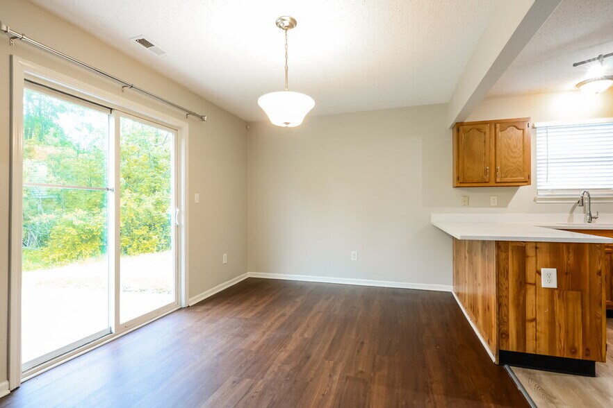 Building Photo - 5904 Minden Dr