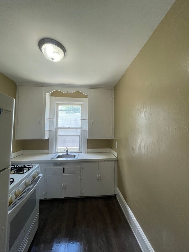 Building Photo - 516 N Porter St