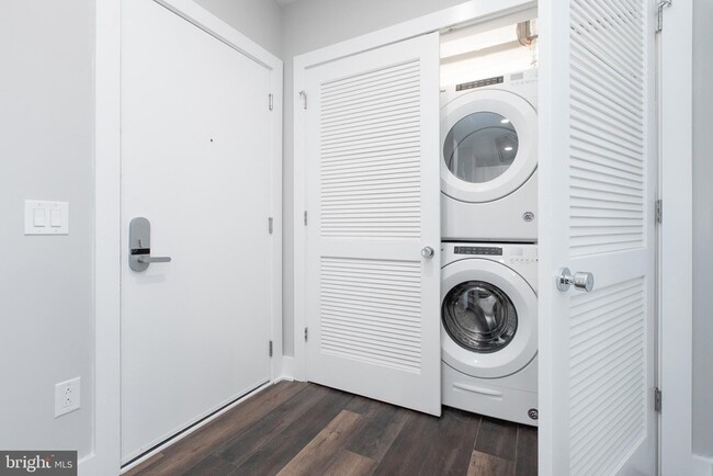 Building Photo - 45 W Haines St