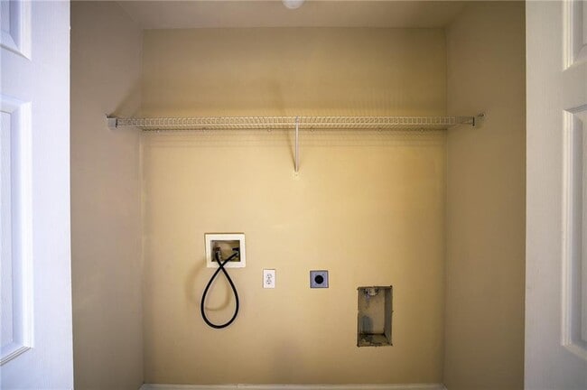 Building Photo - 2247 Landing Ridge Dr