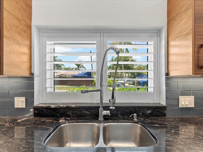 Building Photo - 3510 NE 17th Ave