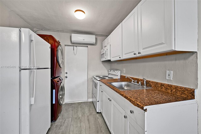 Building Photo - 1710 NW 9th St