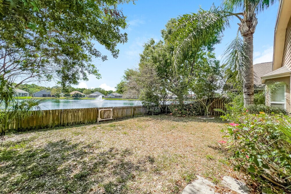 Building Photo - 10247 Oasis Palm Dr