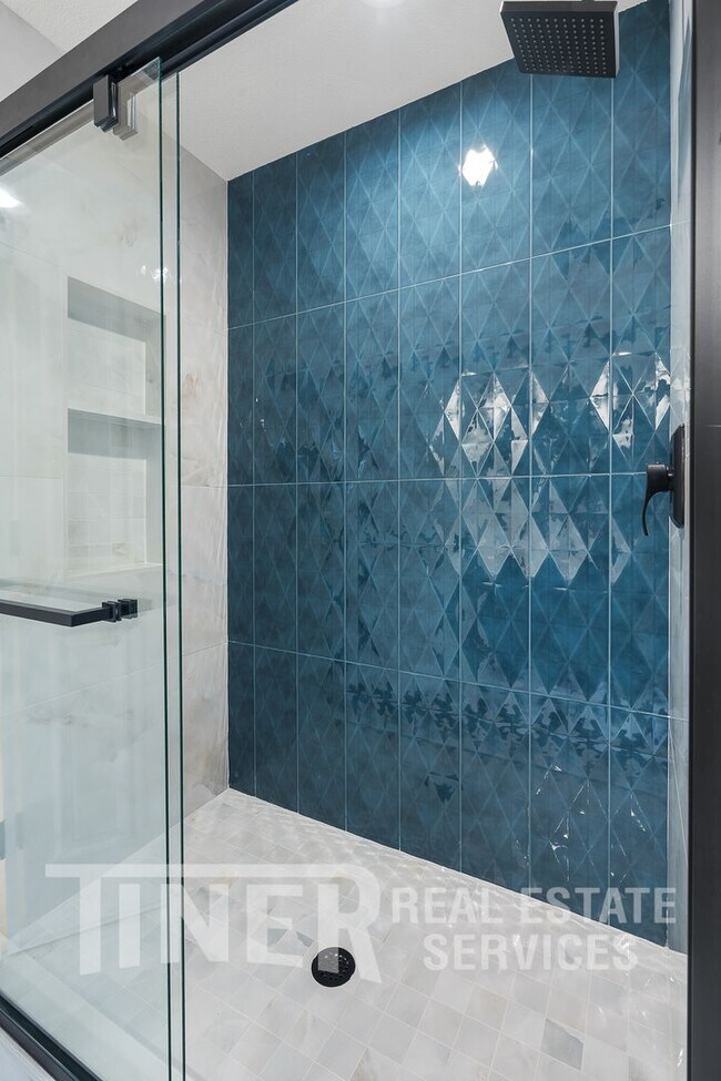 Building Photo - 5250 Fenton Way