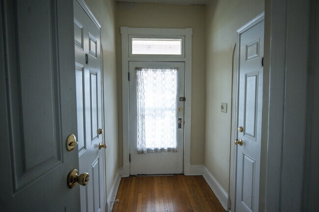 UNIT FRONT DOOR EXIT - 813 N Market St