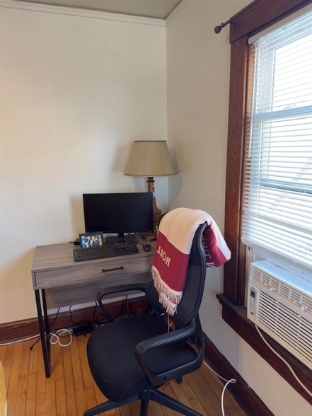 Building Photo - 213 S Broom St