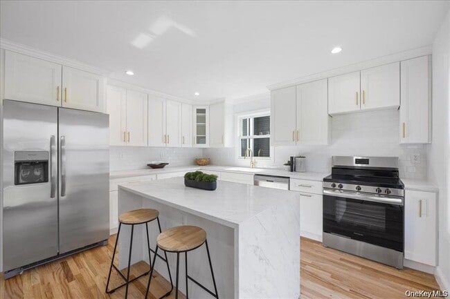 Building Photo - 99 Thurton Pl