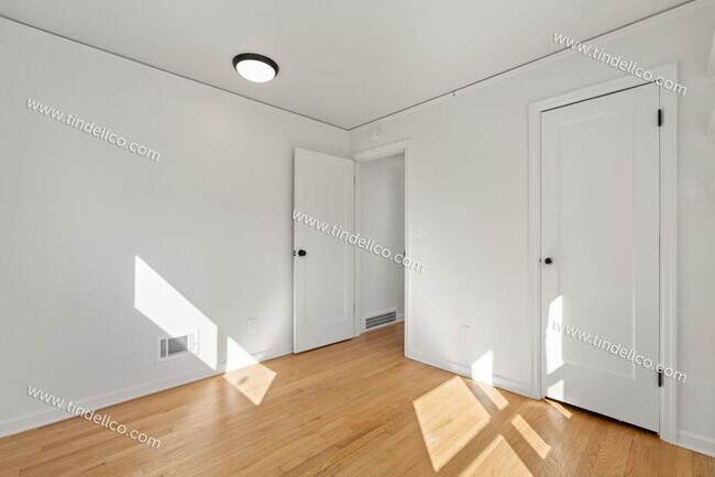 Building Photo - Charming 1942 Home in the Heart of Kenton ...
