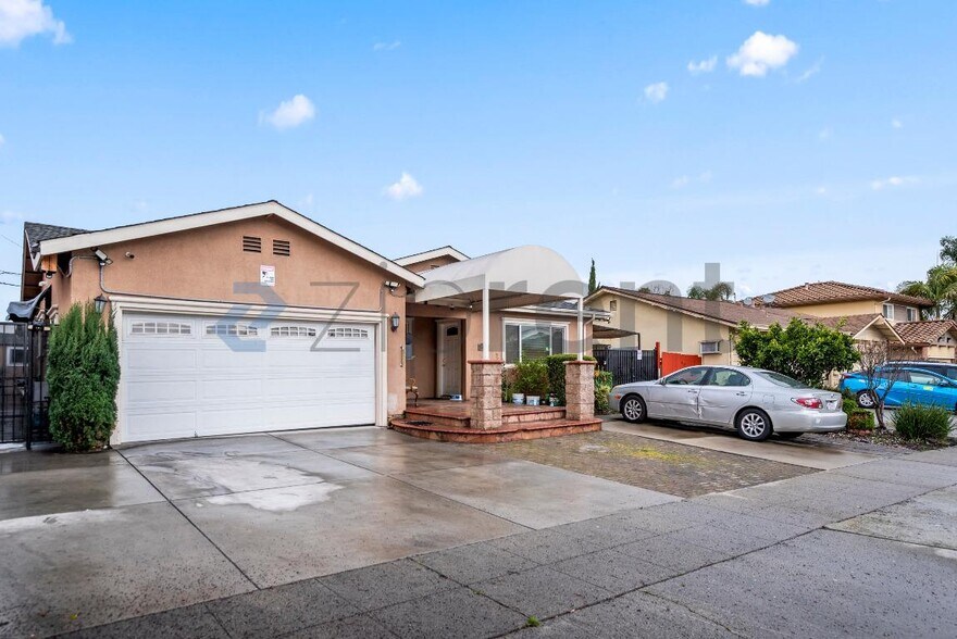 Building Photo - 2661 S King Rd