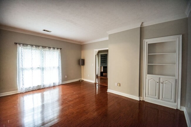Building Photo - 7007 Dorsey Dr