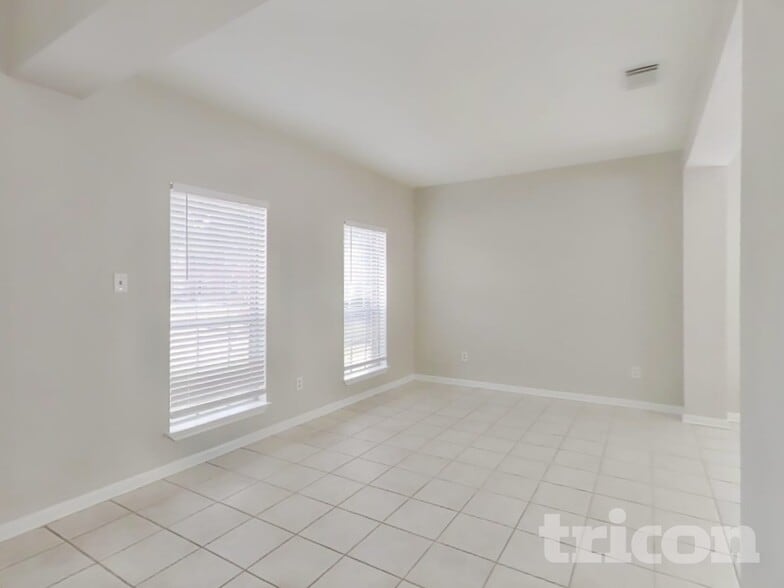 Building Photo - 5911 Klamath Falls Ct