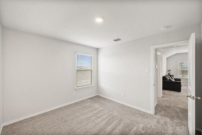 Building Photo - 105 Greengate Dr