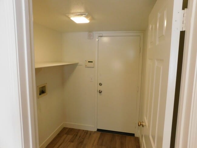 Building Photo - Beautiful 3 BD + Loft 2.5 BA Two Story SFR, close to The Marketplace!