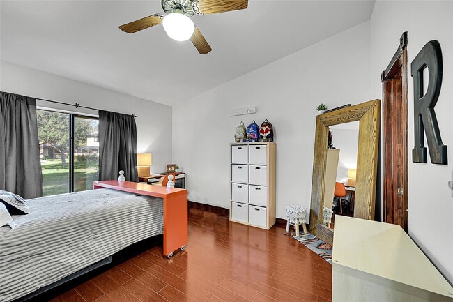 Building Photo - 2351 NW 37th Ave