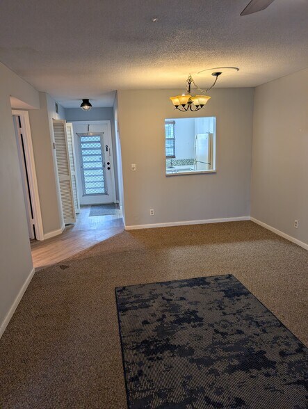 Building Photo - 9911 Sandalfoot Blvd