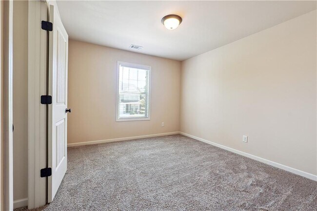 Building Photo - 15 Teramont Ct