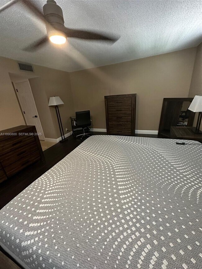 Building Photo - 1811 Jefferson St