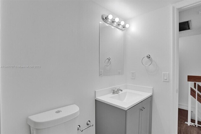 Building Photo - 675 NW 85th Ct