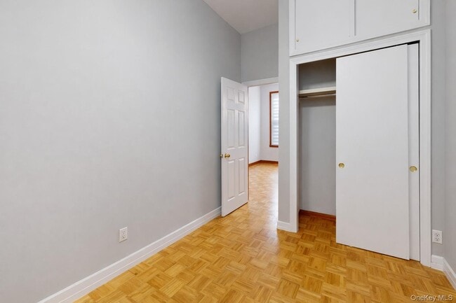 Building Photo - 7-87 Woodward Ave