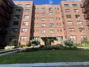 Building Photo - 64-33 99th St