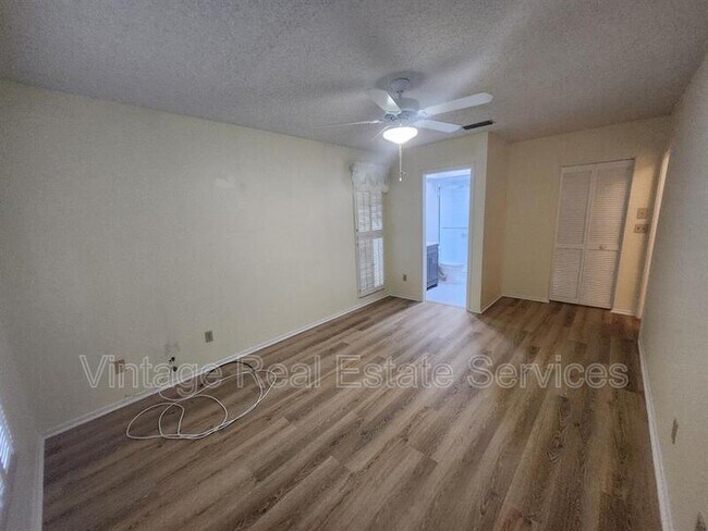 Building Photo - 2842 Highlands Blvd