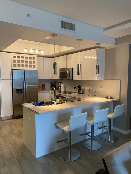 Building Photo - 901 Brickell Key Blvd