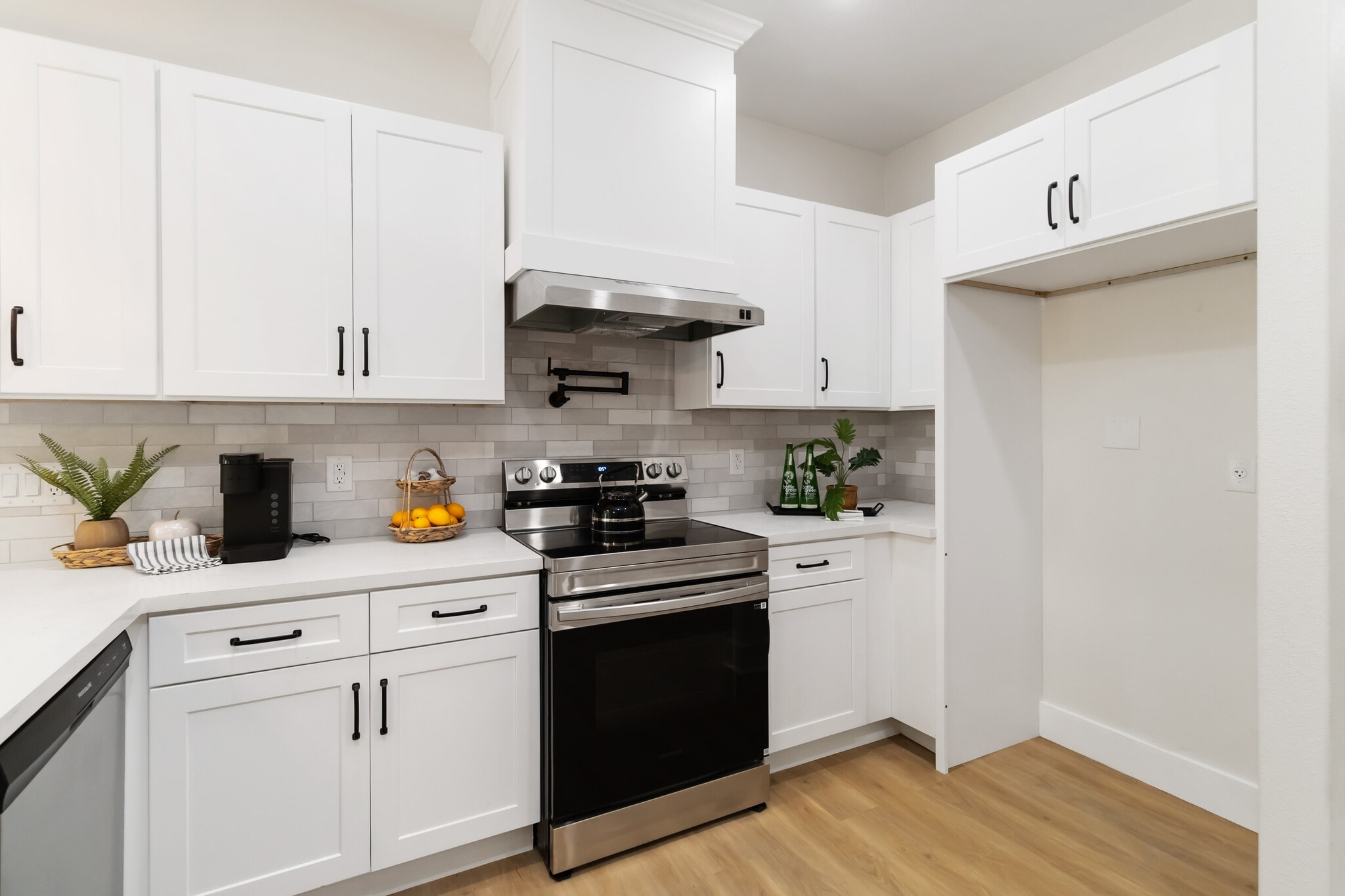 Building Photo - 237 Carle Ave