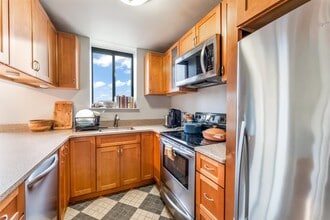 Building Photo - 300 Newark St.