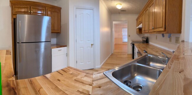 Building Photo - 1040 Sunny Field Ct NE