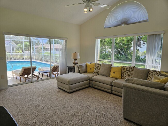 Building Photo - Seasonal Short-Term Private Heated Pool Home with 3 Bedroom, 2.5 Bath, 2 Car Garage in Sorrento W...